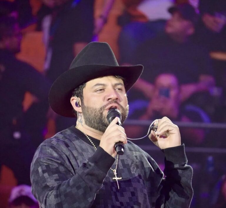 Caos en Texcoco: Luis R. Conriquez desata polémica al renunciar a los corridos en plena Feria del Caballo 2025.