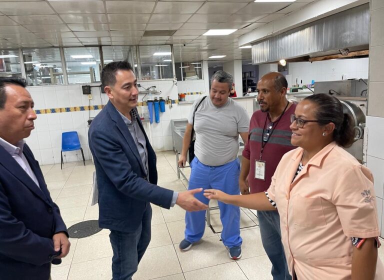 Guardias activas en el Hospital General “Dr. Valentín Gómez Farías” del Issste Jalisco durante Viernes Santo