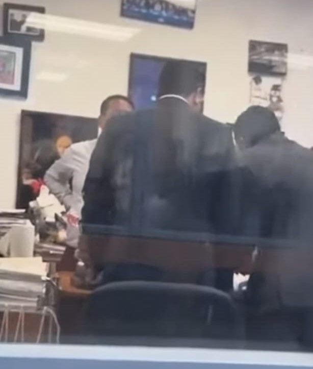 Tensión en el Juzgado: Abogados de Grupo Pachuca protagonizan altercado con un juez