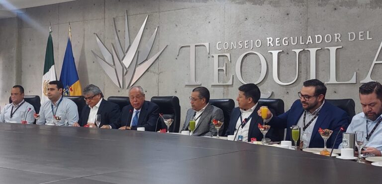 Aurelio López Rocha asume la presidencia del Consejo Regulador del Tequila y reafirma el compromiso con la protección de la denominación de origen