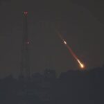Irán lanza misiles hacia Tel Aviv en respuesta a ataques israelíes en Teherán