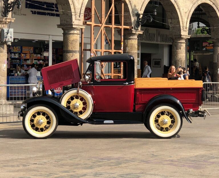 Guadalajara se viste de época con el Sexto Encuentro Internacional de Ford A
