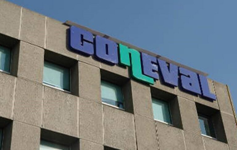 Eliminar al Coneval: evaluar estorba