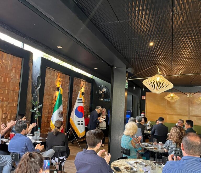 Corea del Sur rinde tributo en Jalisco a los veteranos mexicanos de la Guerra de Corea