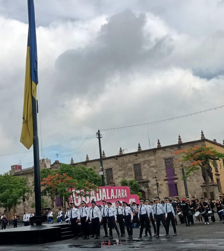 Preside Gobiernador Lemus Ceremonia por 202 años de Jalisco en Plaza Liberación