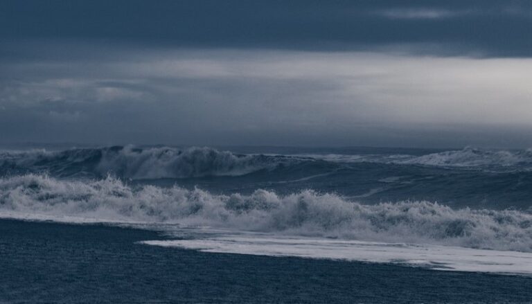 Se registra aumento en el nivel del mar en costas mexicanas tras sismo en Rusia