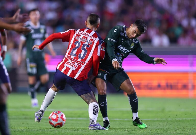 León amarga el debut de las Chivas en el Apertura 2025