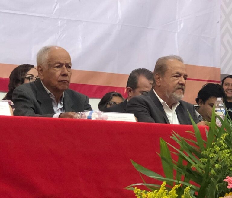 Graduación del CUTH: 35 trabajadores culminan su Secundaria y fortalece la educación laboral