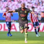 Chivas tropieza de nuevo en casa y la afición pierde la paciencia