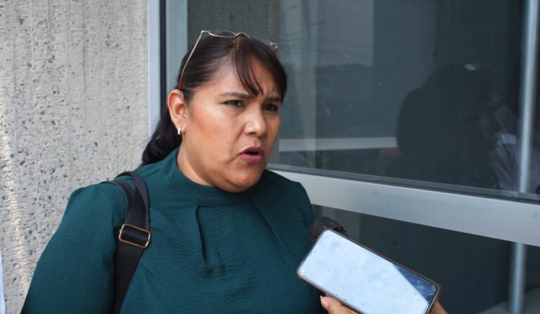 Piden protección para abuela de menores huérfanos de feminicidio; acusan red de influencias en el Poder Judicial
