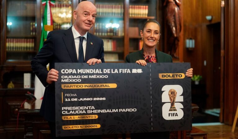 Sheinbaum analiza regalar su boleto para la inauguración del Mundial 2026 a una niña aficionada al futbol