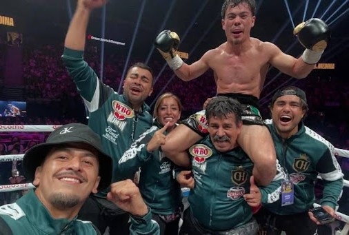Christian “Chispa” Medina rompe el invicto de Yoshiki Takei y se corona campeón mundial