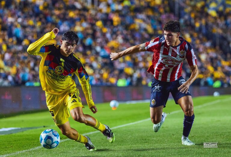 Chivas pega primero en el Clásico Nacional y vence al América en un duelo lleno de emociones