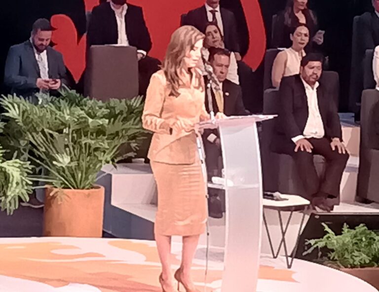 Verónica Delgadillo Presenta su Primer Informe de Gobierno con Logros en Seguridad y Servicios Públicos