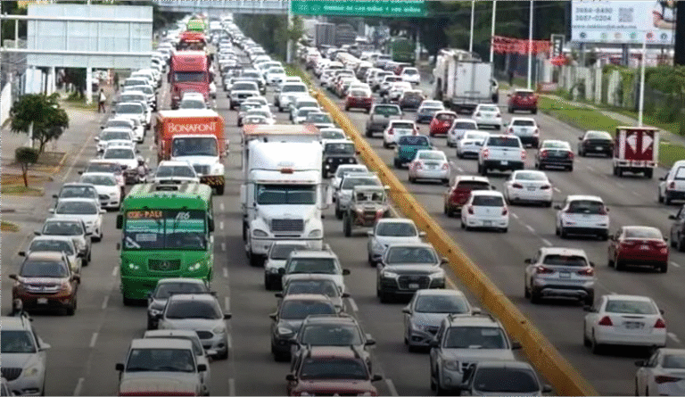 Definen 15 acciones para aliviar el caos vial en López Mateos