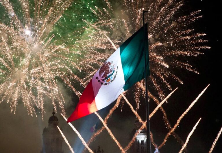 “Viva México”: Tapatíos se alista para ésta noche, y dar el grito de Independencia