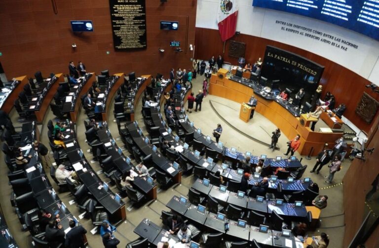 Senado avala reforma a la Ley de Amparo con modificaciones tras debate público