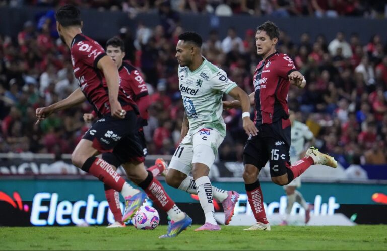 Atlas se impone en casa con autoridad tras vencer 2-0 a León en el Estadio Jalisco
