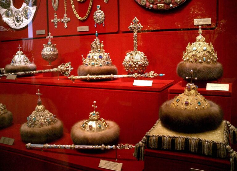 Robo en el Louvre: Ocho minutos para borrar siglos de historia