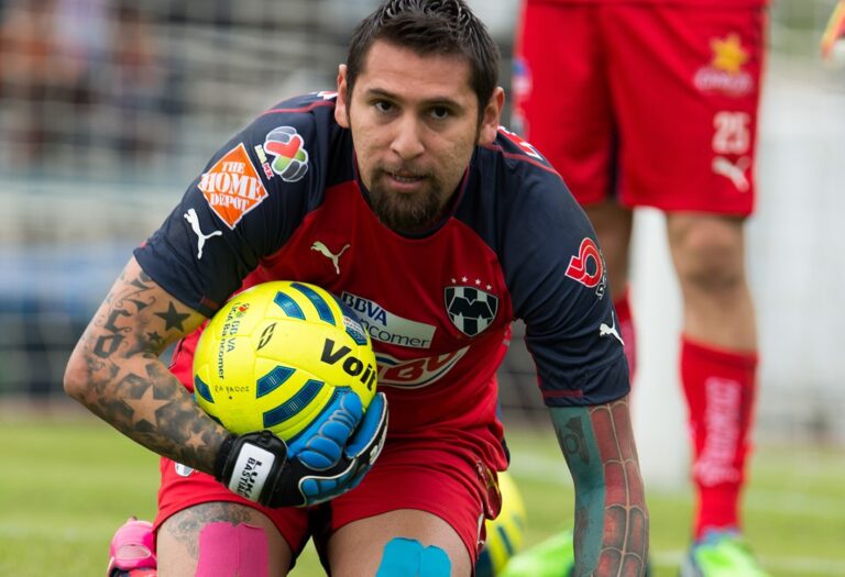 Exfutbolista Jonathan Orozco es detenido en Torreón por una demanda pendiente tras accidente vial