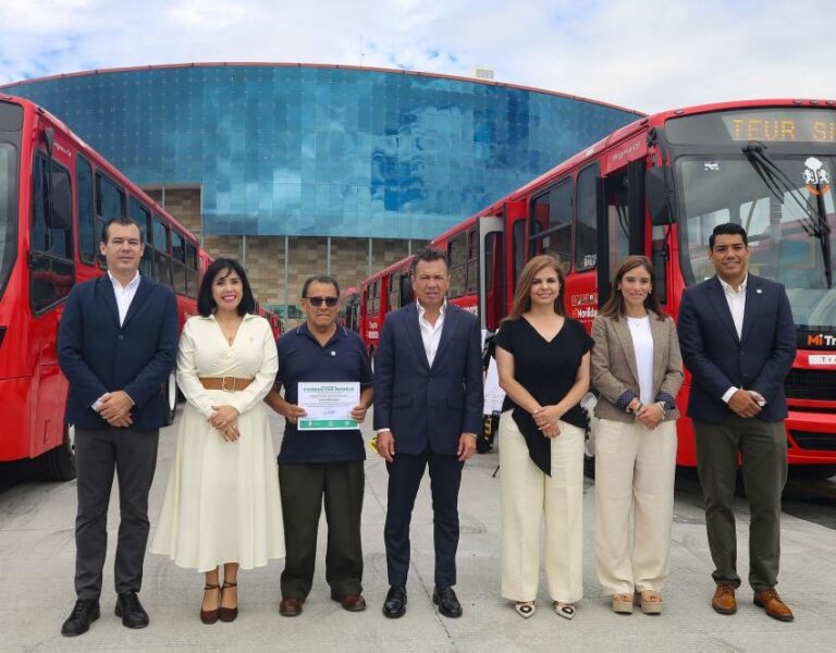 UdeG y Gobierno de Jalisco fortalecen transporte público con 100 nuevas unidades