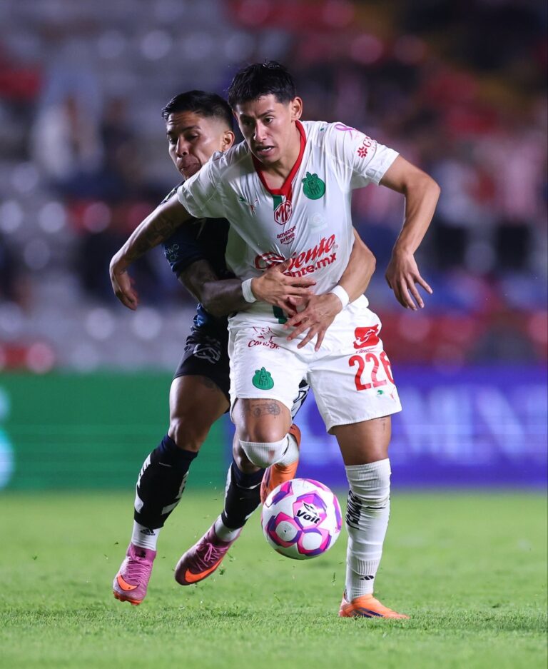 Querétaro sorprende a Chivas y corta su buena racha en el Corregidora