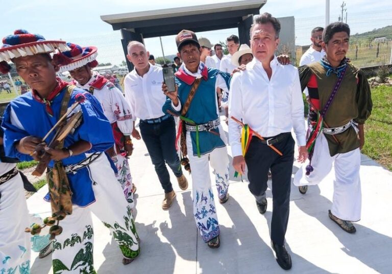 Pueblos originarios de Mezquitic, solicitan resolver conflictos territoriales y mejorar infraestructura a Pablo Lemus