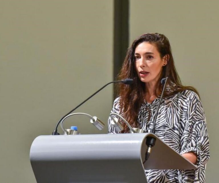 Fernanda Trías gana el Premio Sor Juana Inés de la Cruz 2025 por El monte de las furias