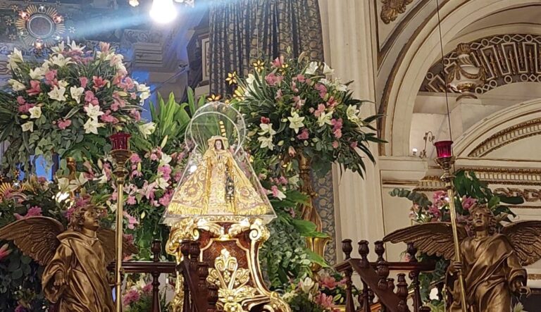 Con flores, oraciones y fe: La Virgen de Zapopan regresa a casa en su tradicional Llevada