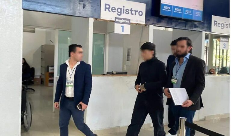El cantante Junior H rinde declaración ante Fiscalía por investigación en su contra