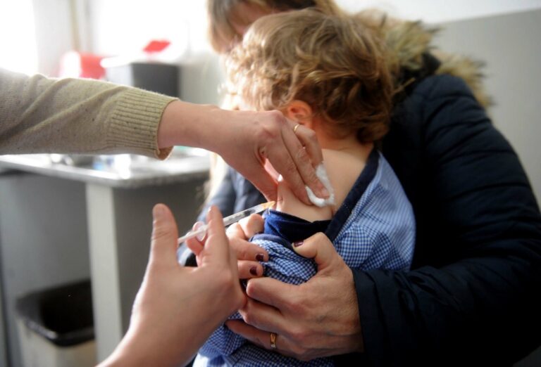 UdeG y Gobierno de Jalisco refuerzan vacunación contra el sarampión