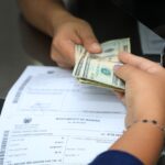 Remesas en descenso, recaudación brillante y gasto oscuro: el espejismo fiscal de octubre