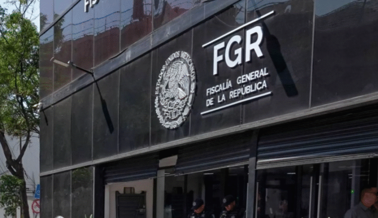 De los honores a Gertz a la simulación para Godoy