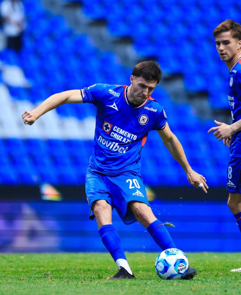 Cruz Azul domina y vence 2-0 al Atlas