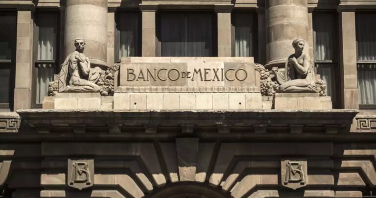 México consolida liderazgo exportador en EUA mientras Banxico abre la puerta a recortes de tasa, con cautela
