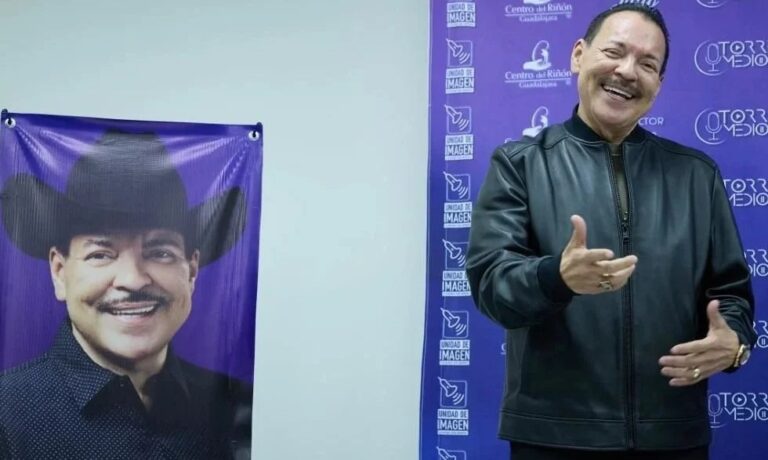 El cantante Julio Preciado se despide del público y anuncia su retiro musical