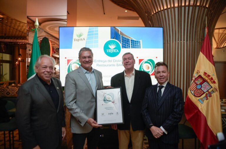 Otorgan Distintivo T a restaurante mexicano en Madrid