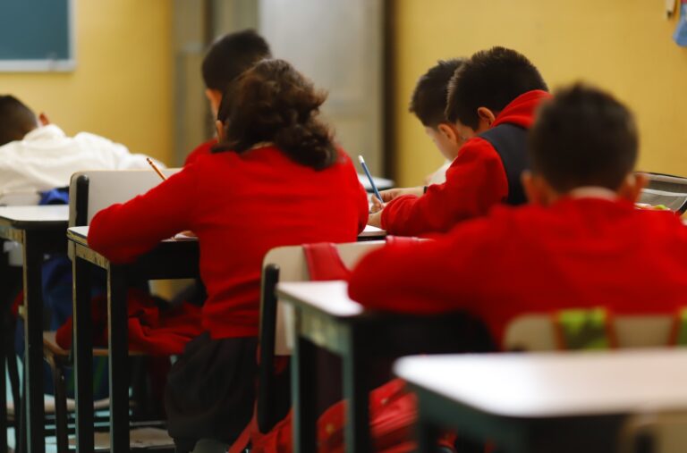 Arriaga se va, el rezago se queda