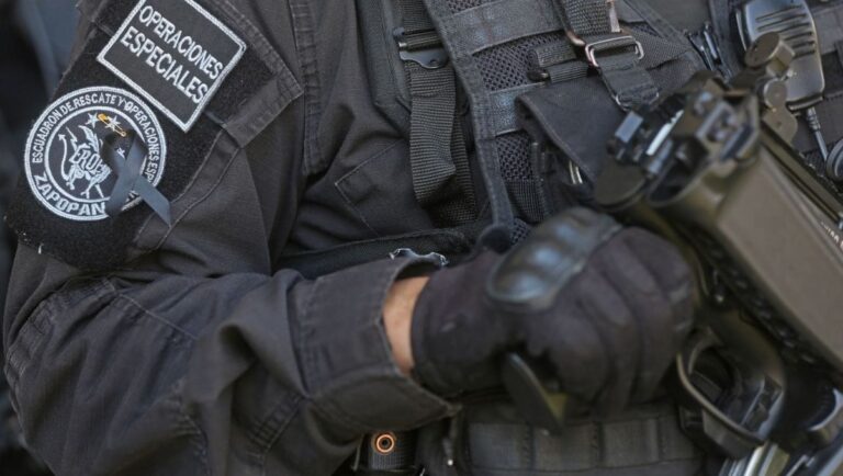 Gobierno de Jalisco y Secretaría de Gobernación toman control, tras detención del alcalde de Tequila .