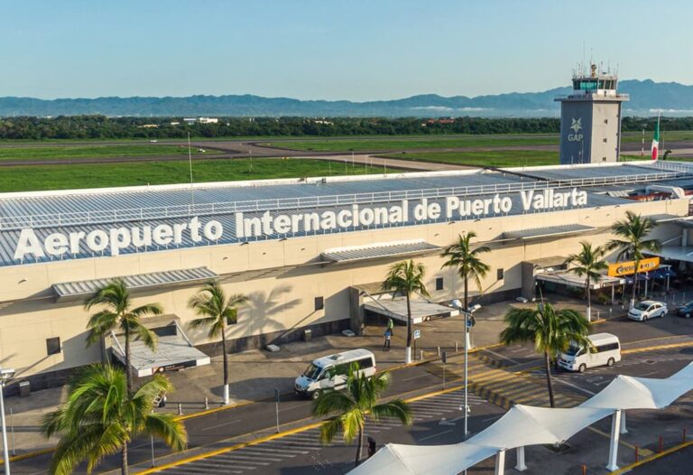 Inseguridad en Puerto Vallarta provoca suspensión de vuelos internacionales
