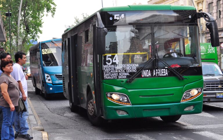 Pablo Lemus confirma tarifa de transporte en 11 pesos en Jalisco