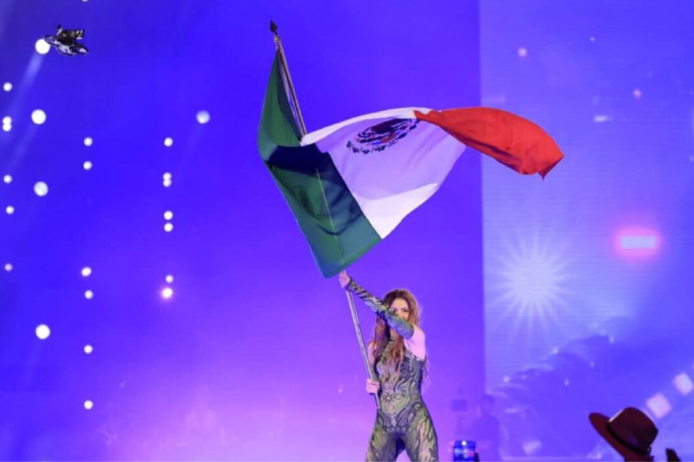 Shakira conquista el Zócalo de la Ciudad de México ante una multitud histórica