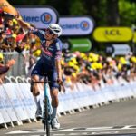 Van der Poel gana etapa y mexicano Del Toro se viste de líder en la Tirreno-Adriático