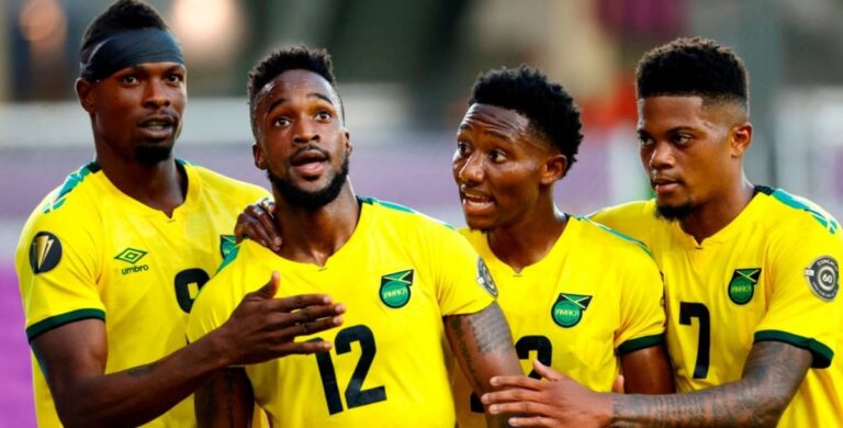 Jamaica llega a Guadalajara en medio de operativo especial rumbo a duelo decisivo