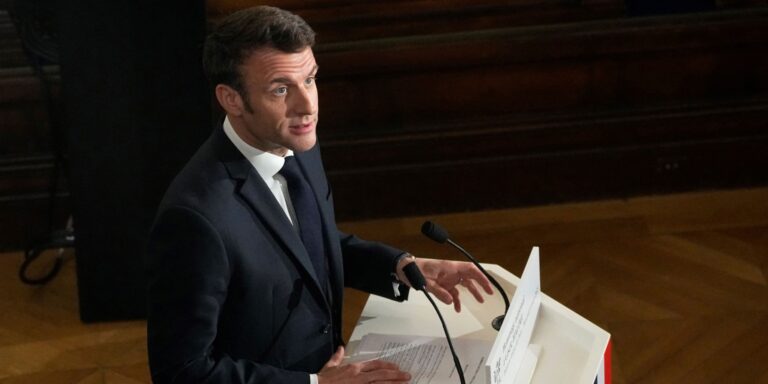 El Presidente de Francia, Emmanuel Macron, hace un llamado a Irán para reducir la tensión en la región