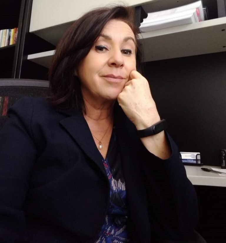 La Voz del Instinto/Columna