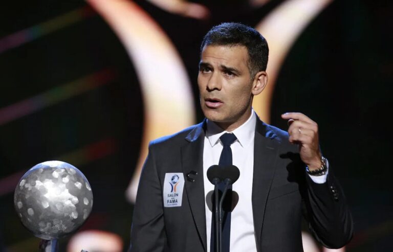 Leyendas de Barcelona y Real Madrid se enfrentan en el Estadio AKRON