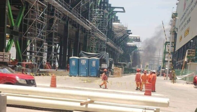 Autoridades inician investigación tras fatal incendio en Dos Bocas; suman cinco víctimas mortales