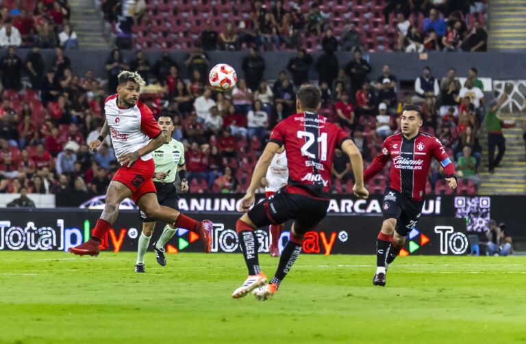 Dramático triunfo de Atlas en el Estadio Jalisco con doblete de González y polémico final ante Tijuana