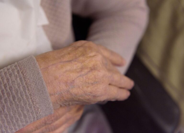 IMSS Jalisco llama a detectar a tiempo el Parkinson